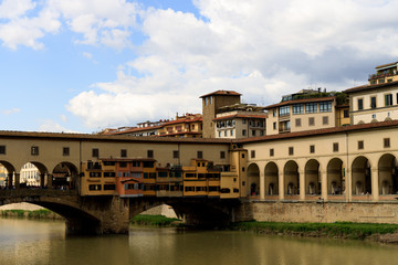 Fototapeta na wymiar Ponte Vecchio Florence Arno River