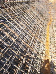 Pre-casting of reinforcing mesh for subsequent pouring of concrete