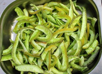 Delicious and healthy dehydrated fruits