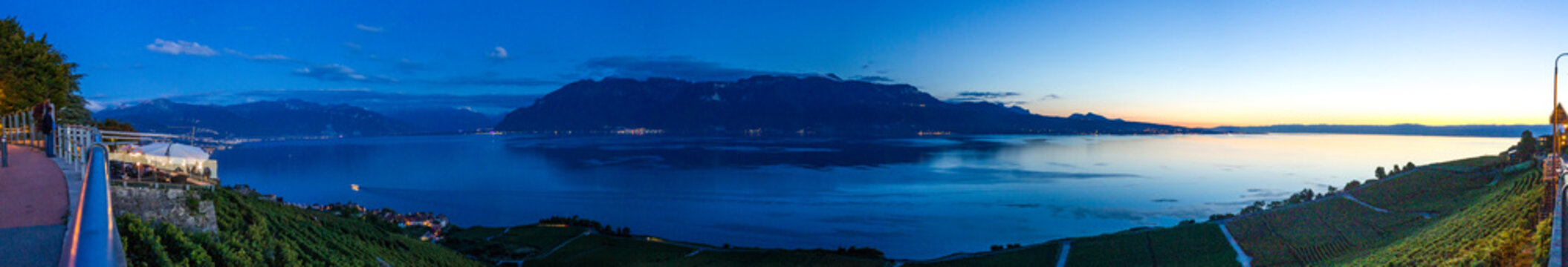 Panorama Sonnenuntergang am Genfer See von Chexbres