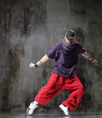 the modern hip hop dancer 