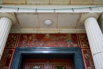 Hauseingang Mosaik in der Karl-Marx-Allee (Berlin)