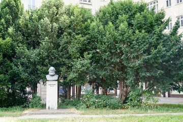 Büste von Karl-Marx in der Karl-Marx-Allee (Berlin)