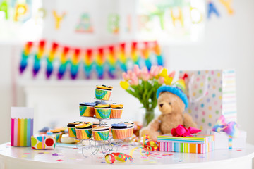 Obraz na płótnie Canvas Cupcakes for kids birthday, child jungle party.