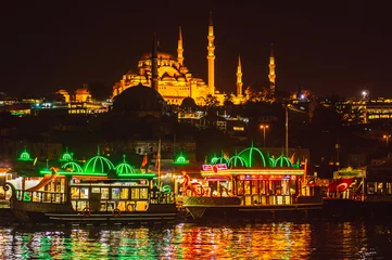 Deurstickers Night view to Suleymaniye Cami, from Galata Bridge, Istanbul © el_caro