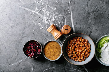 Tzatziki salat in ceramic bowl