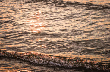 Wellen am Strand der See