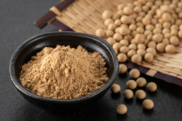 きな粉と大豆