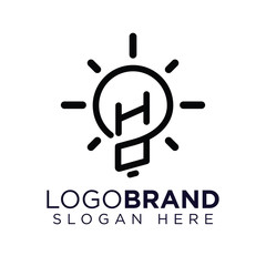 Obraz premium HO Initial Letter with creative bulb Logo vector