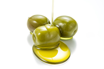 オリーブオイルとオリーブの実
