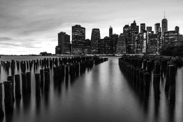 New York au coucher du soleil en noir et blanc
