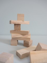 積み上げられた木製のブロック