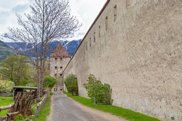 Fototapeta na wymiar Kleine mittelalterliche Stadt Glurns im Vinschgau, Südtirol