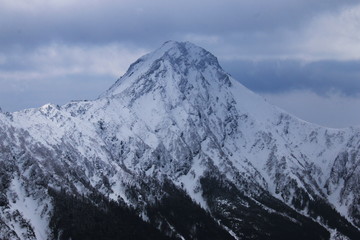 Fototapeta na wymiar 雪の八ヶ岳連峰　硫黄岳山頂から赤岳を望む