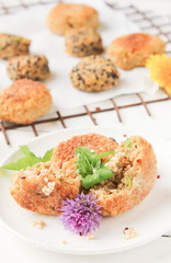Quinoa Burger Bratling Bratlinge Tisch Teller Vegan Vegetarisch
