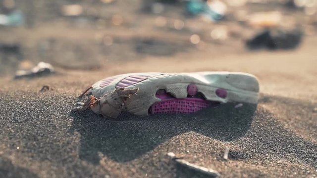 We need to face up to the problem of environmental pollution.