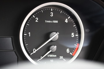6000rpm tachometer with economy gauge