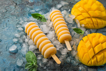 homemade mango popsicles