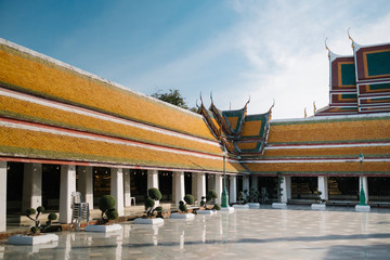 Fototapeta na wymiar Wat Suthat Thepwararam Thai templ Bangkok Thailand