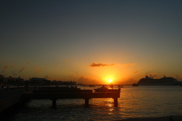 Obraz premium sunset over the sea