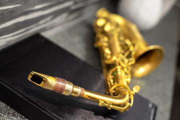 Naklejka premium Saxophone on the table