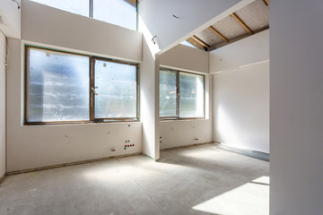 Empty room without repair. interior of white wall