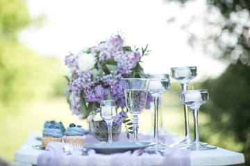 Drinks and cakes and bouquet