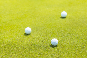 新緑のゴルフ場