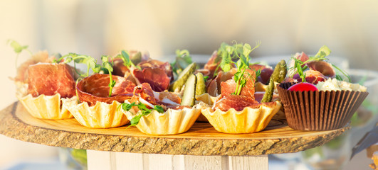 Food catering dish service