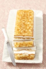 Mascarpone and apple jelly dessert