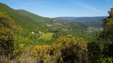 Fototapeta na wymiar Landschaft in der Ardèche bei Thuyets