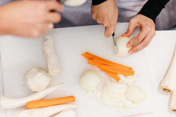 Wurzelgemüse schneiden