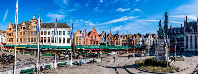 Papier Peint photo Lavable Brugges Panorama depuis la place du marché historique de Bruges - Belgique