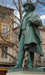 Statue de Frédéric Mistral à Arles, France