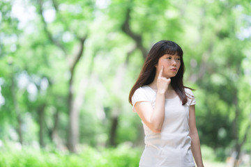 新緑・女性