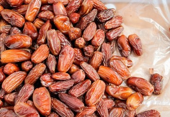 Rich and healthy dates