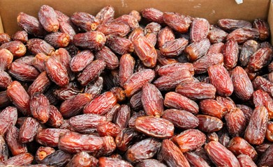 Rich and healthy dates