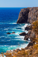 Steilküste an der Cabo de Sao Vicente nahe Sagres, Algarve, Portugal