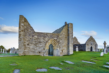 Fototapeta na wymiar Clonmacnoise abbey, Ireland