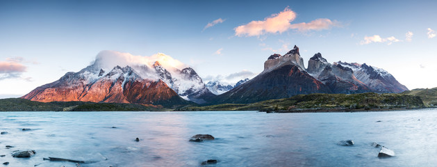 Torres del Paine panorama - obrazy, fototapety, plakaty