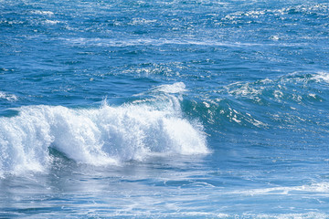 Naklejka premium Waves Atlantic Ocean Breaking onto Cliffs near Mosteiros, Azores