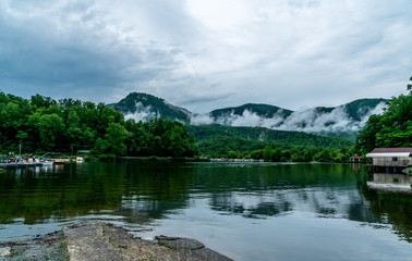 Fototapeta na wymiar Lake Lure in North Carolina is an amazing place to spend some quality family time.