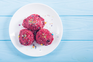Berries Ice cream balls