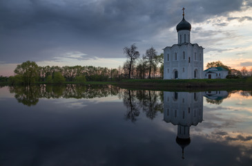 Fototapeta na wymiar Church of the Intercession on the Nerl river (Vladimir region, Russia)
