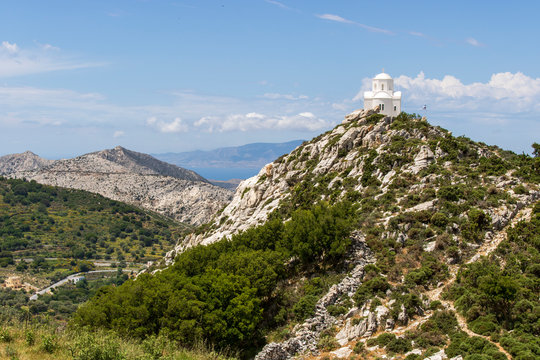 &Eacute;glise du Proph&egrave;te &Eacute;lie au-dessus du village de Filoti, &icirc;le de Naxos, Cyclades, Gr&egrave;ce