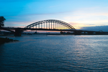 Fototapeta na wymiar the Iconic Waalbridge in Nijmegen
