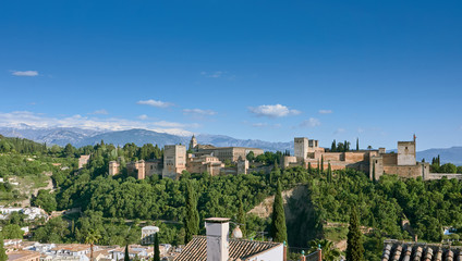 Fototapeta na wymiar View of the Alhambra castle from San Miguel viewpoint