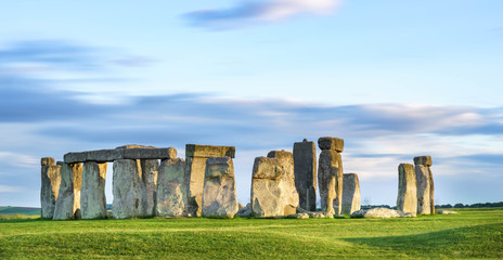 Naklejka premium Stonehenge landscape and blue sky, England