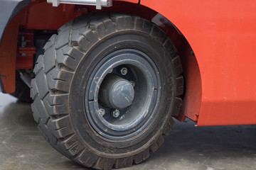 The front wheels of the forklift