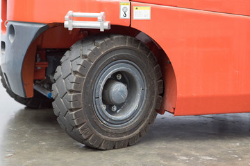 The front wheels of the forklift